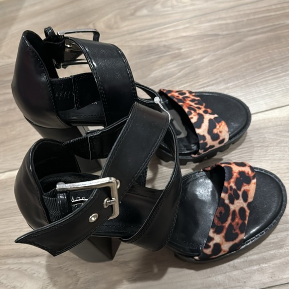 (SOLD)Heels - Picture 3 of 6